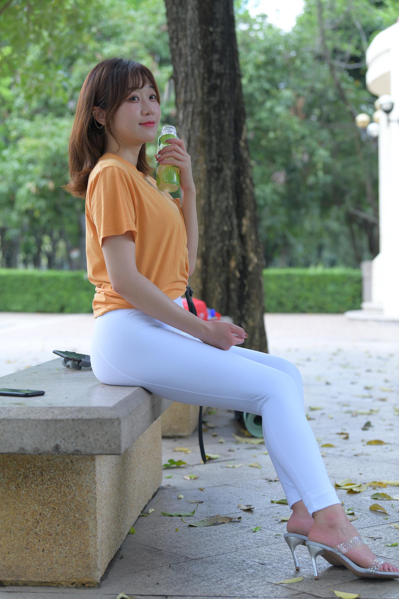 图片[1]-精选唯美街拍 NO.1195 阳光明媚的下午，她迟到了（3）[84P]-草丛看图