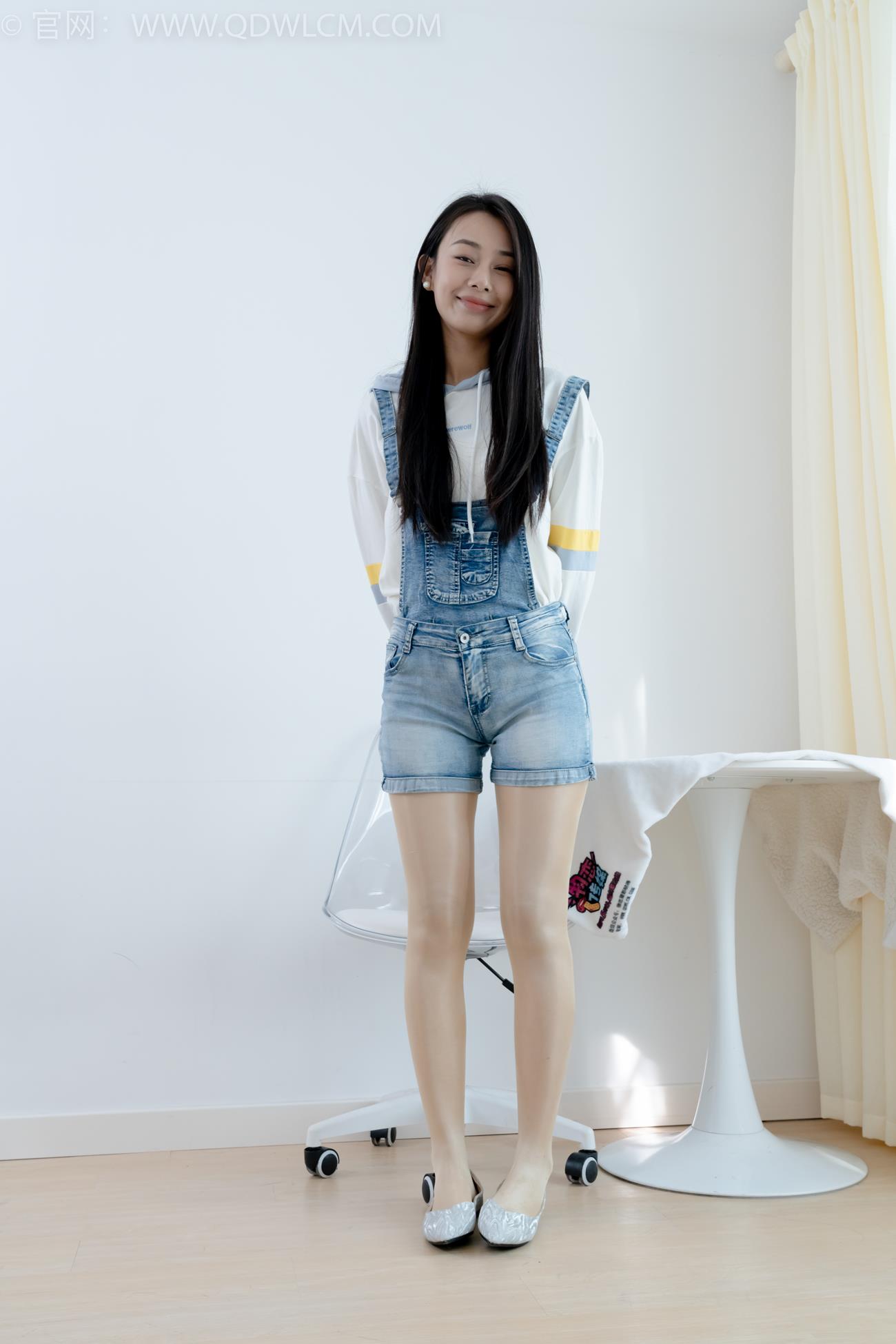 图片[3]-精选勿恋传媒 NO.2173 兰兰-初秋的街头[105P]-草丛看图