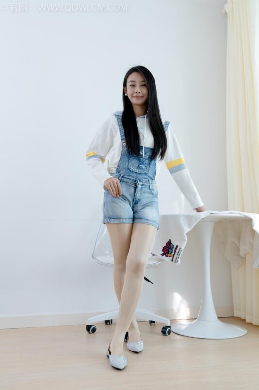 精选勿恋传媒 NO.2173 兰兰-初秋的街头[105P]-草丛看图