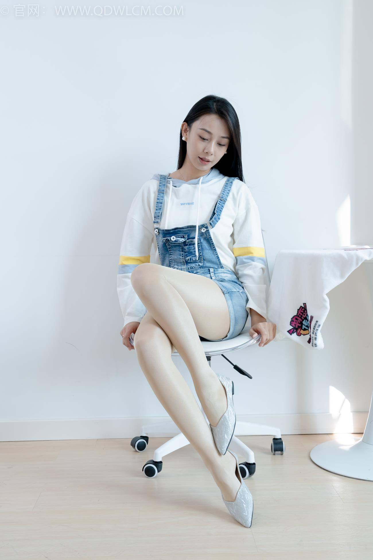 图片[7]-精选勿恋传媒 NO.2173 兰兰-初秋的街头[105P]-草丛看图