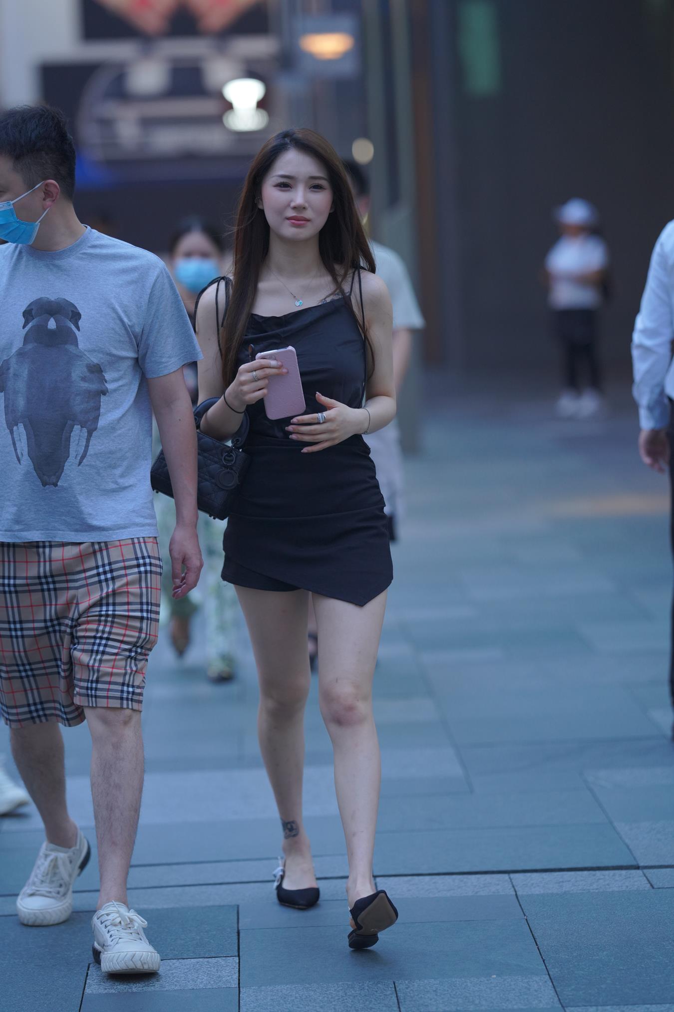 图片[5]-精选唯美街拍 NO.1176  纹身小解解 [106P]-草丛看图