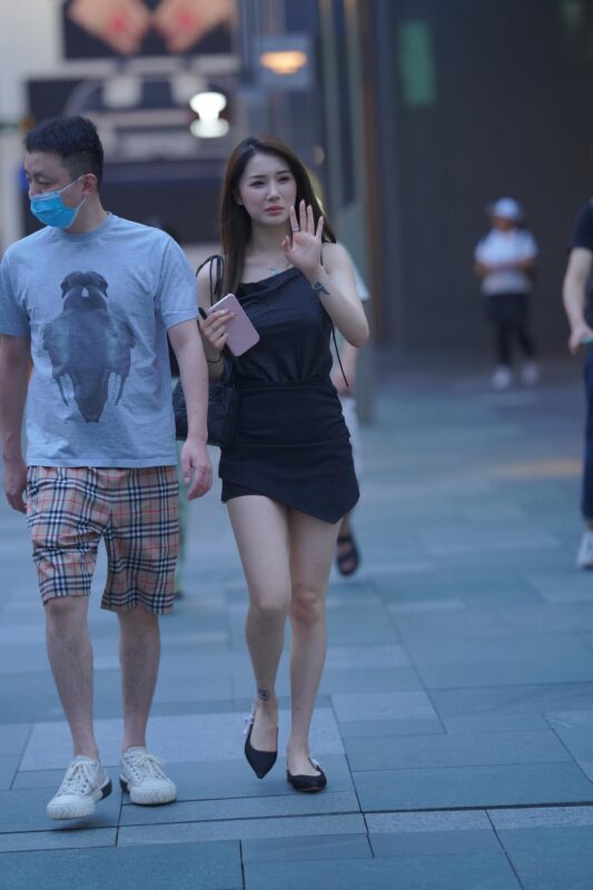 精选唯美街拍 NO.1176  纹身小解解 [106P]-草丛看图