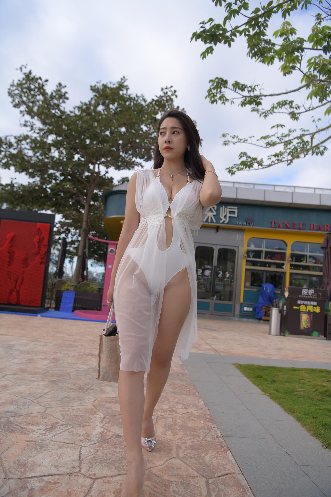 图片[5]-精选唯美街拍 NO.1199 白色彼基尼女孩 (1) [84P]-草丛看图