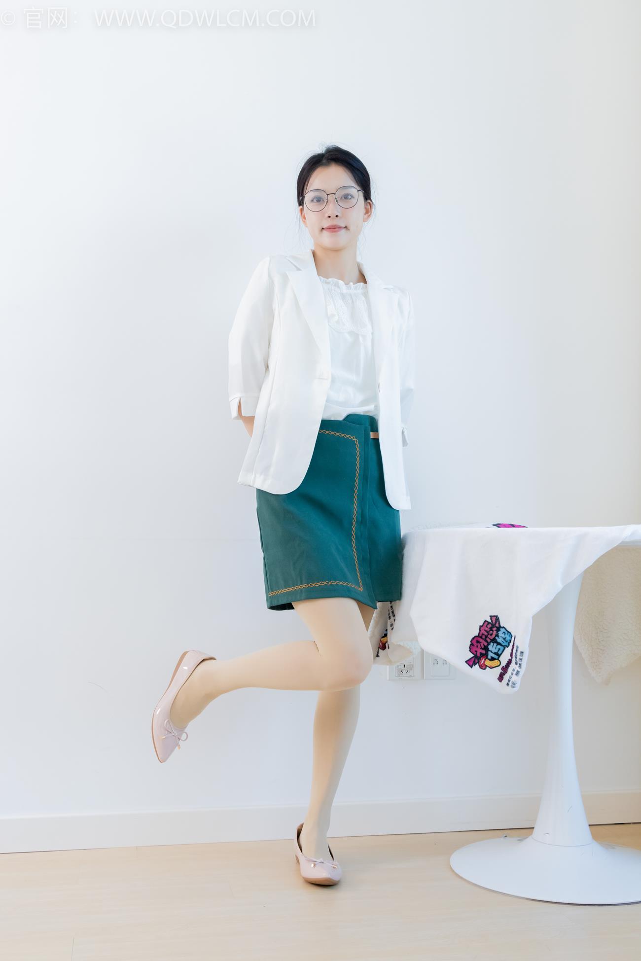 图片[4]-精选勿恋传媒 NO.2157 茯苓-明亮而不刺眼[150P]-草丛看图