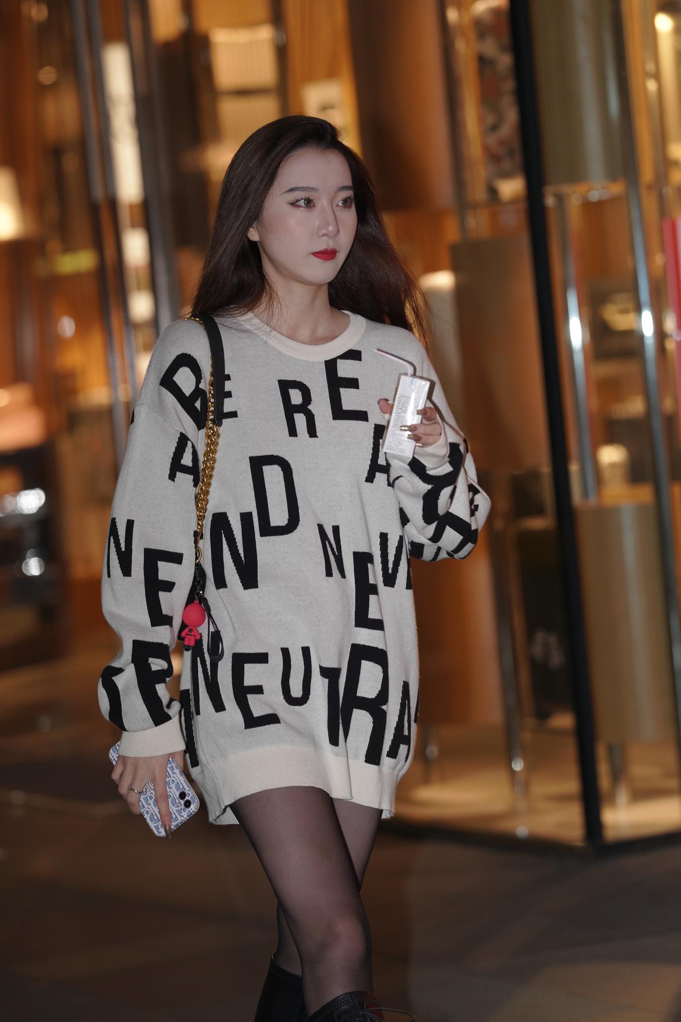 图片[1]-精选唯美街拍 NO.1169 气质高冷美女 [42P]-草丛看图