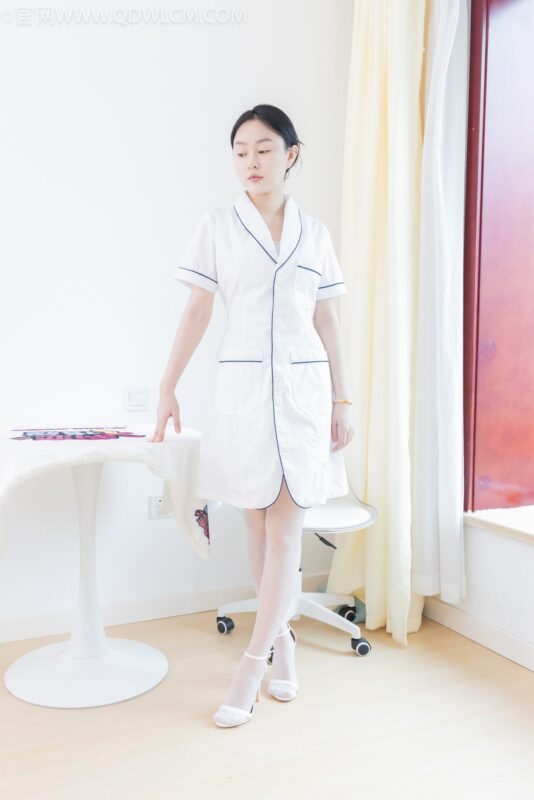 勿恋传媒 NO.2142 美兔-纯与白[133P]-草丛看图