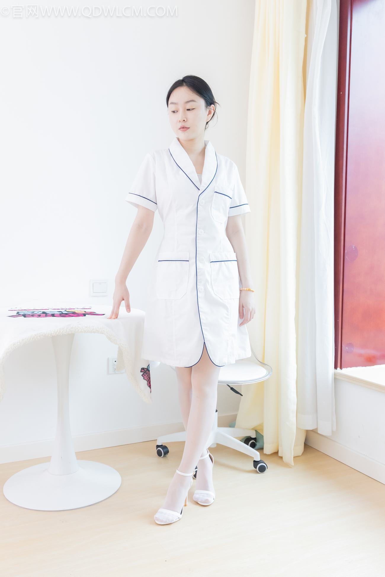 图片[1]-勿恋传媒 NO.2142 美兔-纯与白[133P]-草丛看图