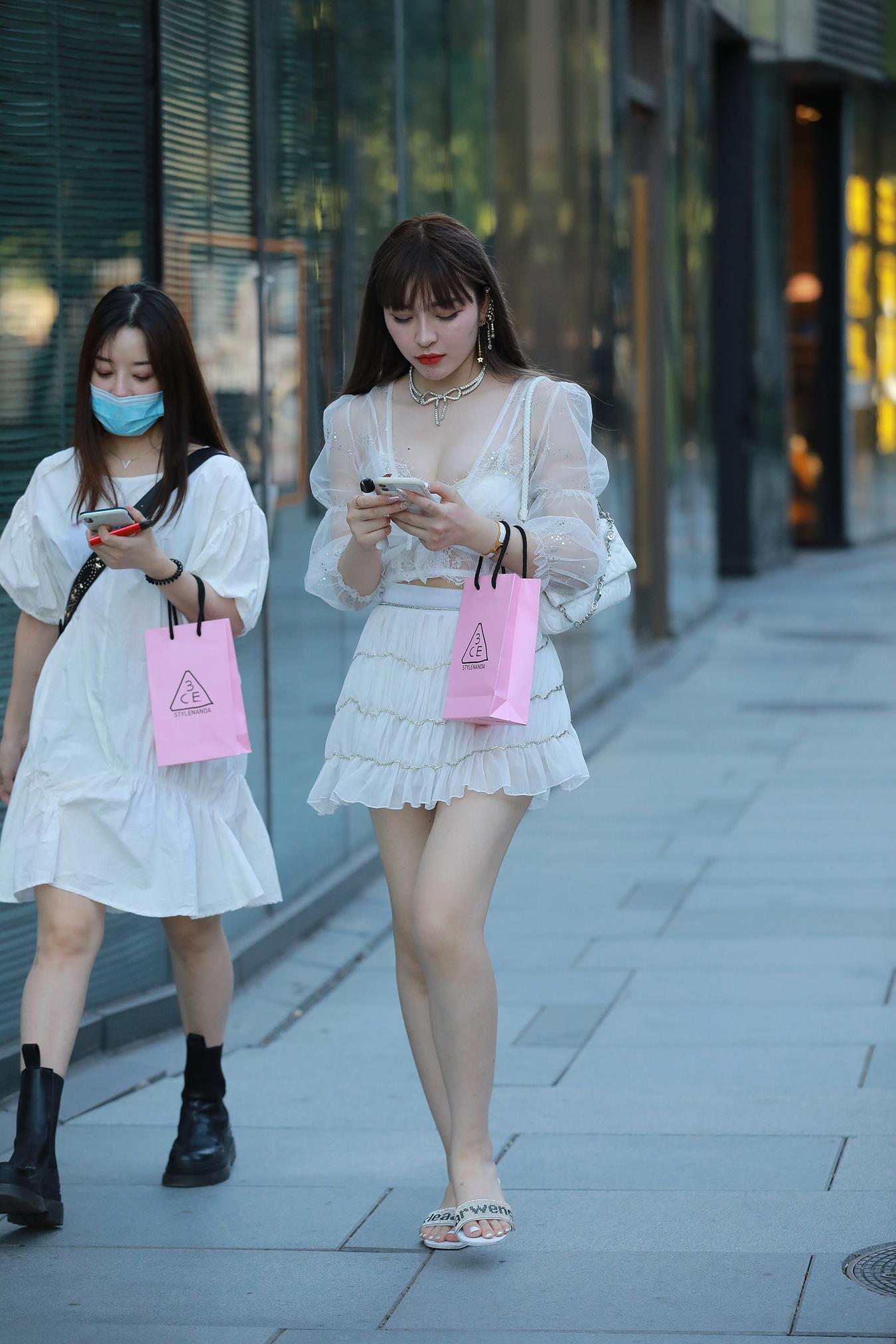 图片[5]-精选唯美街拍 NO.1196- 短裙姓感小解解[75P]-草丛看图