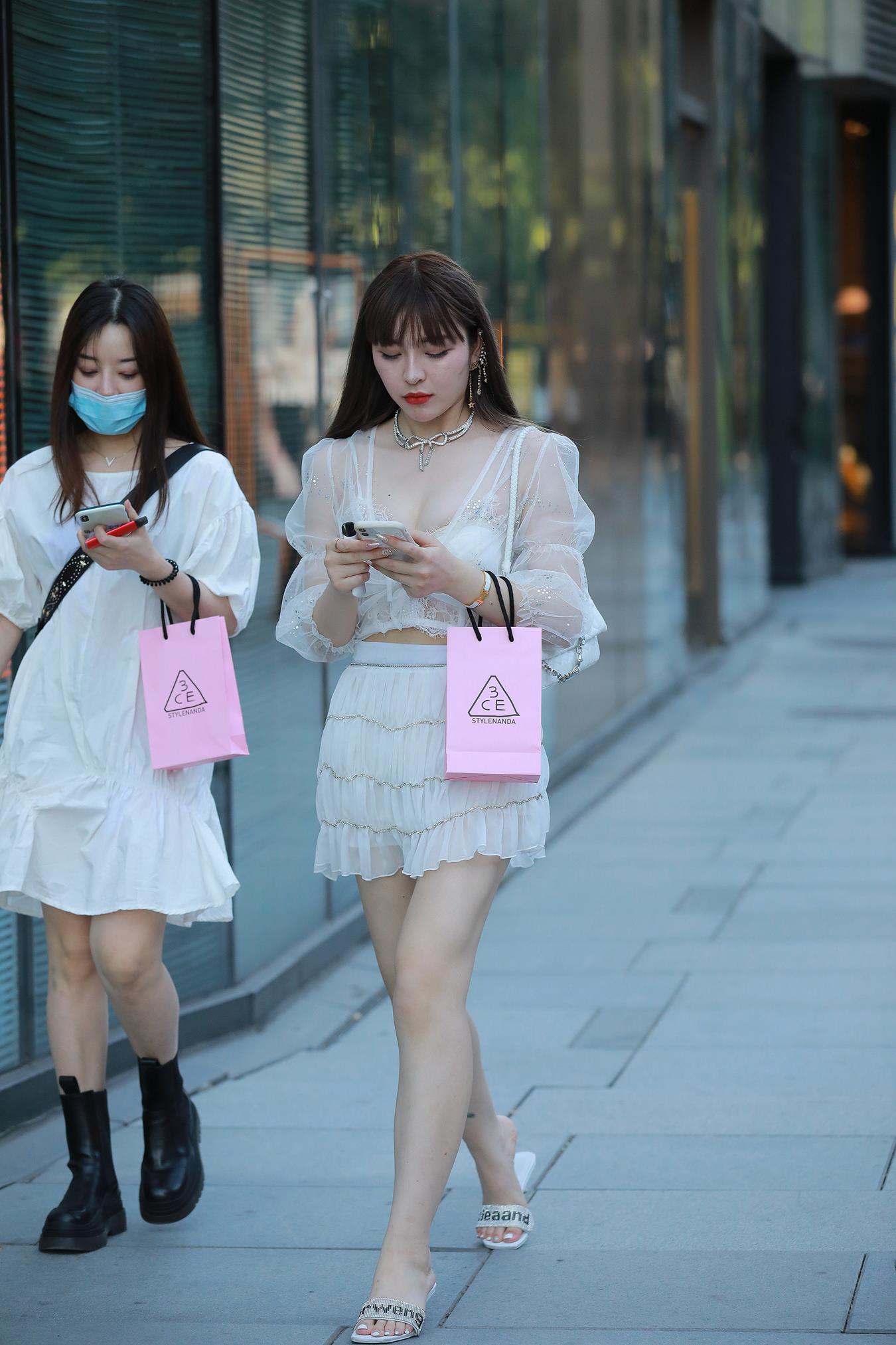 图片[6]-精选唯美街拍 NO.1196- 短裙姓感小解解[75P]-草丛看图