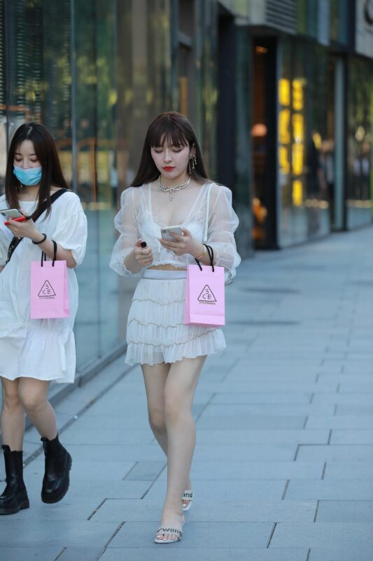 精选唯美街拍 NO.1196- 短裙姓感小解解[75P]-草丛看图