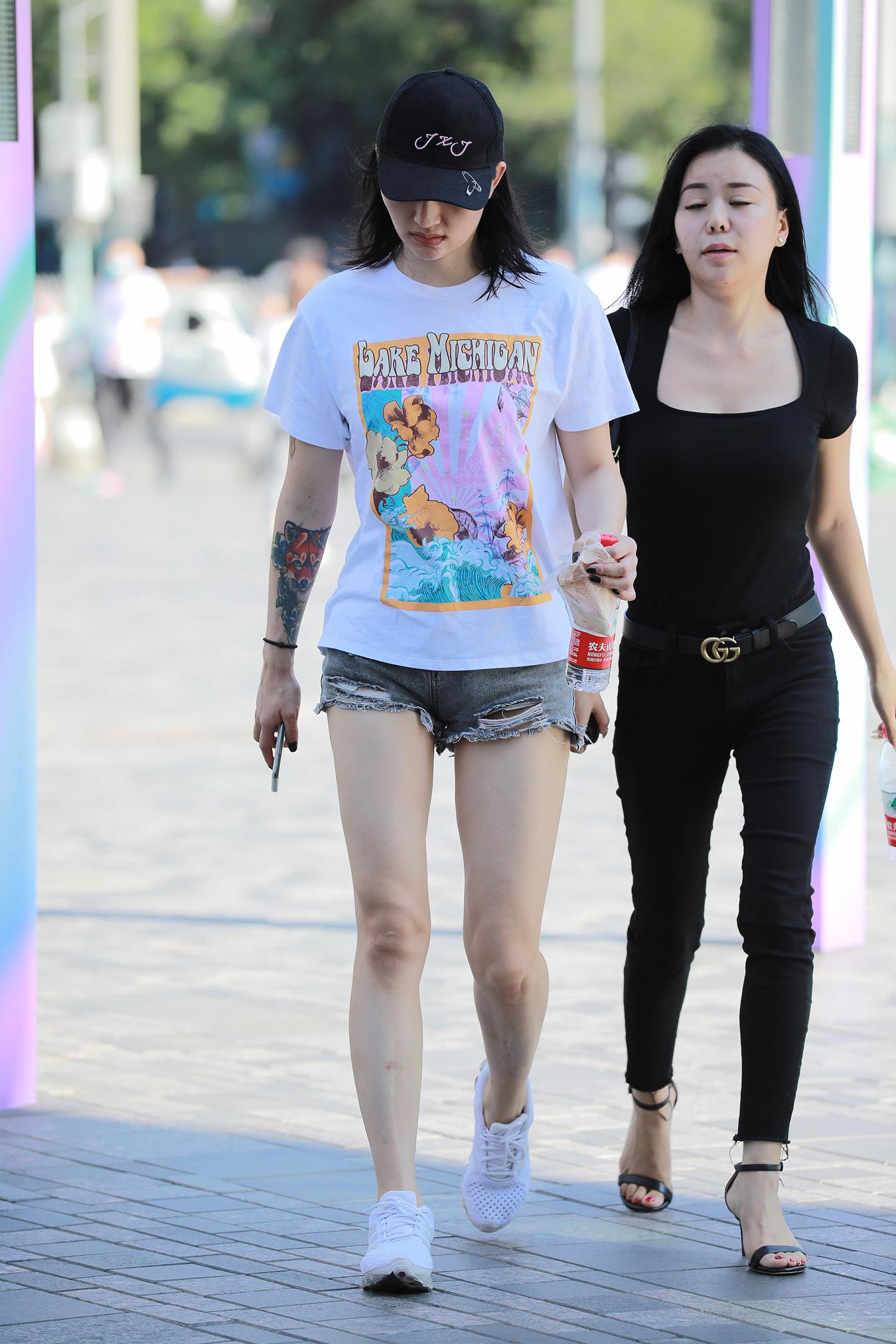 图片[6]-精选唯美街拍 NO.1207 – 热裤月牙小解解[87P]-草丛看图