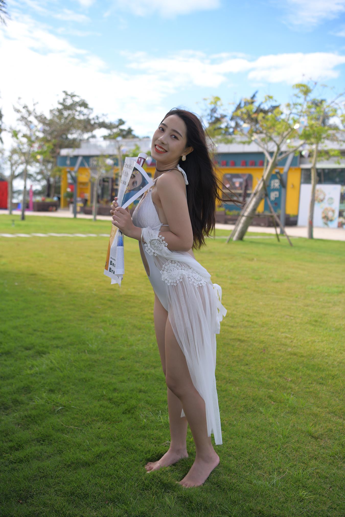 图片[5]-精选唯美街拍 NO.1199 白色彼基尼女孩 (12) [84P]-草丛看图