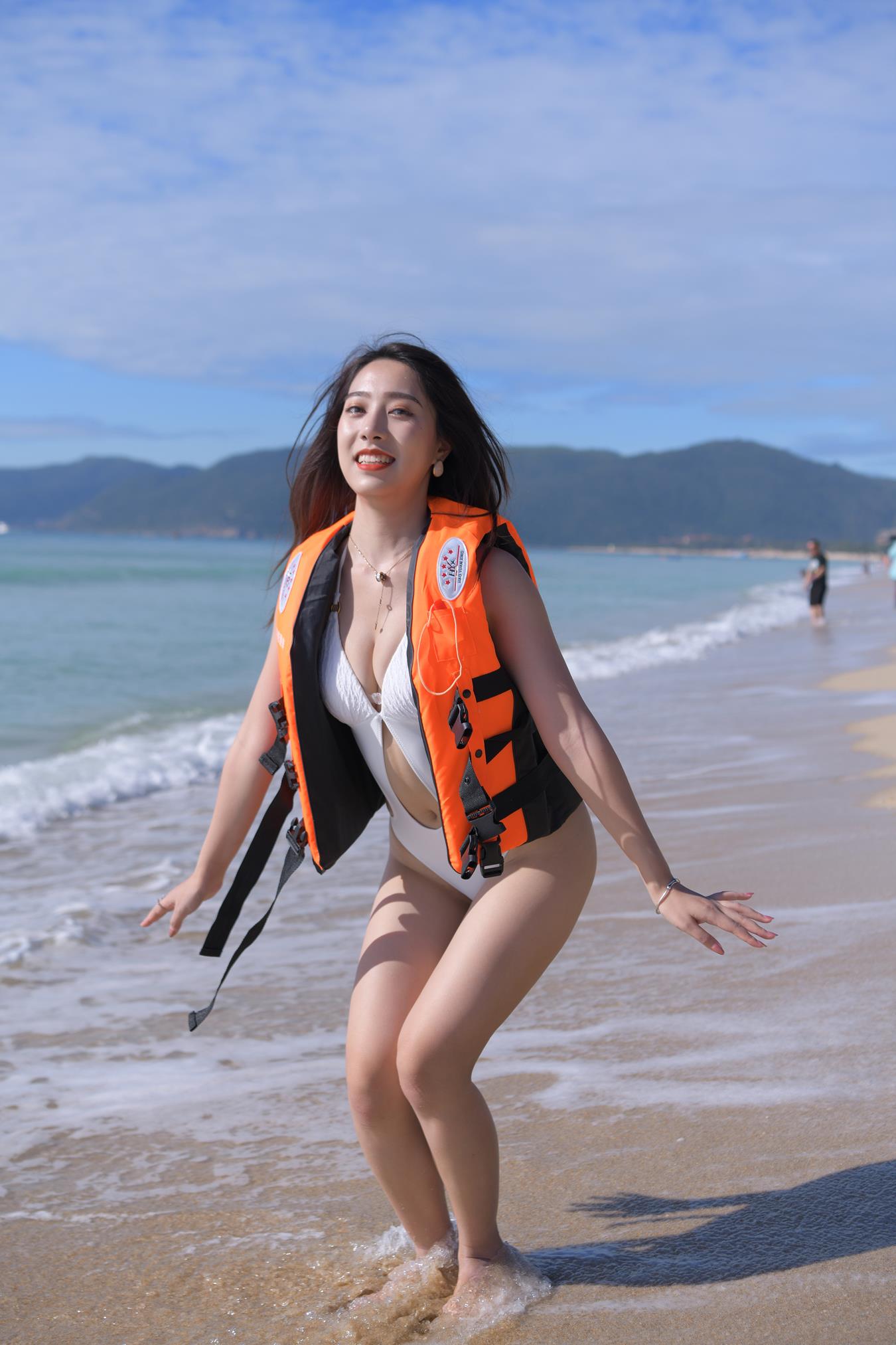 图片[2]-精选唯美街拍 NO.1199 白色彼基尼女孩 (10) [84P]-草丛看图