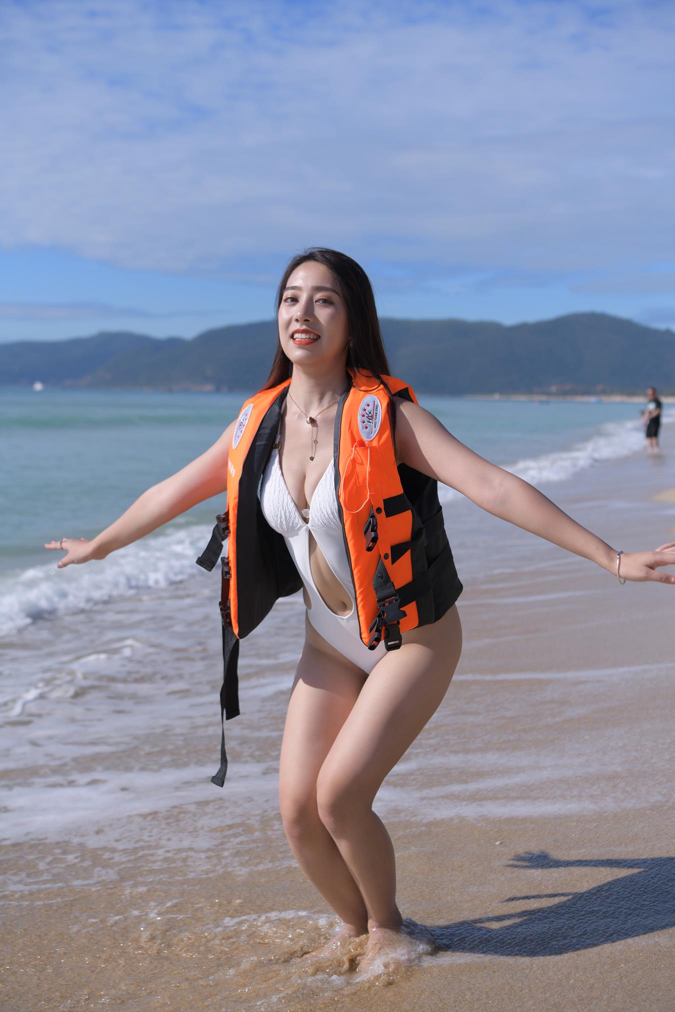 图片[3]-精选唯美街拍 NO.1199 白色彼基尼女孩 (10) [84P]-草丛看图