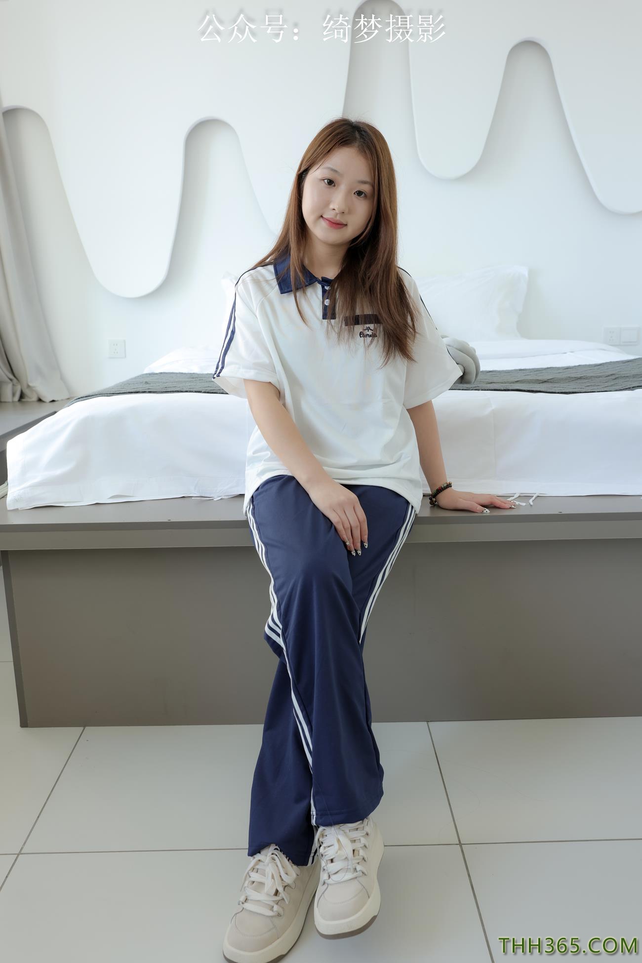 图片[1]-精选绮梦摄影 第025期 涵涵（花絮视频版）[99P]-草丛看图