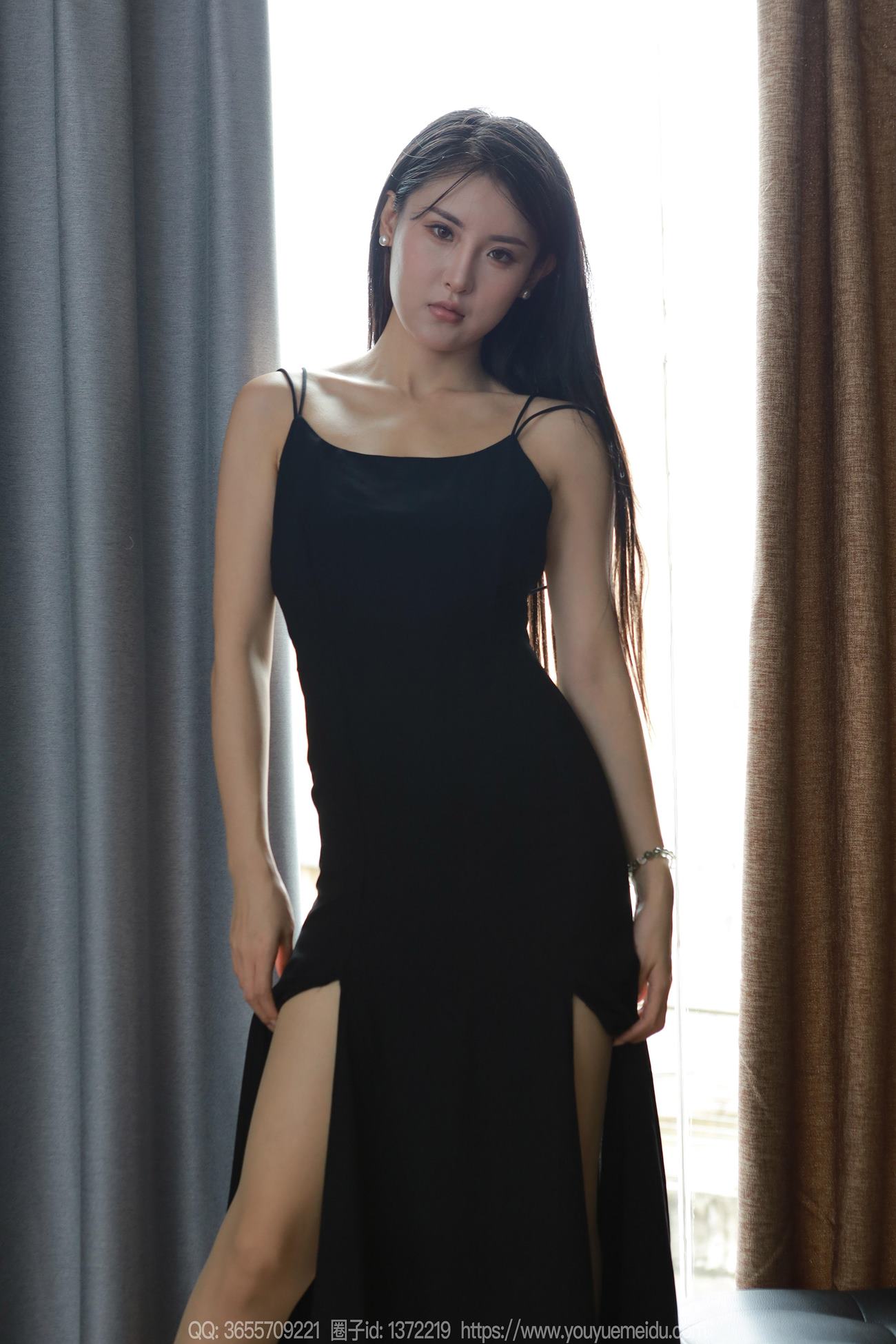 图片[1]-精选[IESS异思趣向] 2024.09.27 丝享家1857：婉萍《黑色礼裙（下）》[88P]-草丛看图