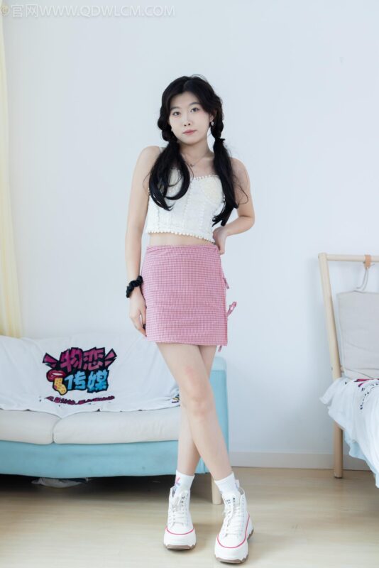 精选勿恋传媒 NO.2161 樱桃-粉红色彩[86P]-草丛看图