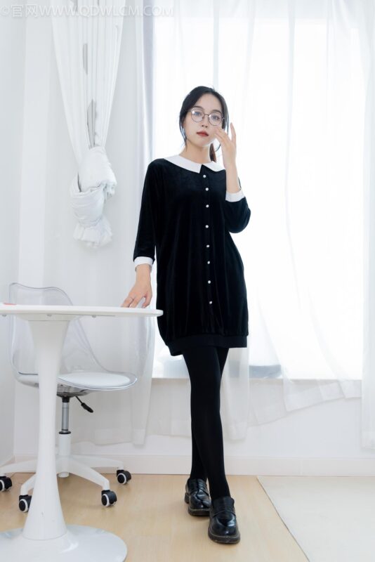 精选勿恋传媒 NO.2162 纱纱-黑色记忆[87P]-草丛看图