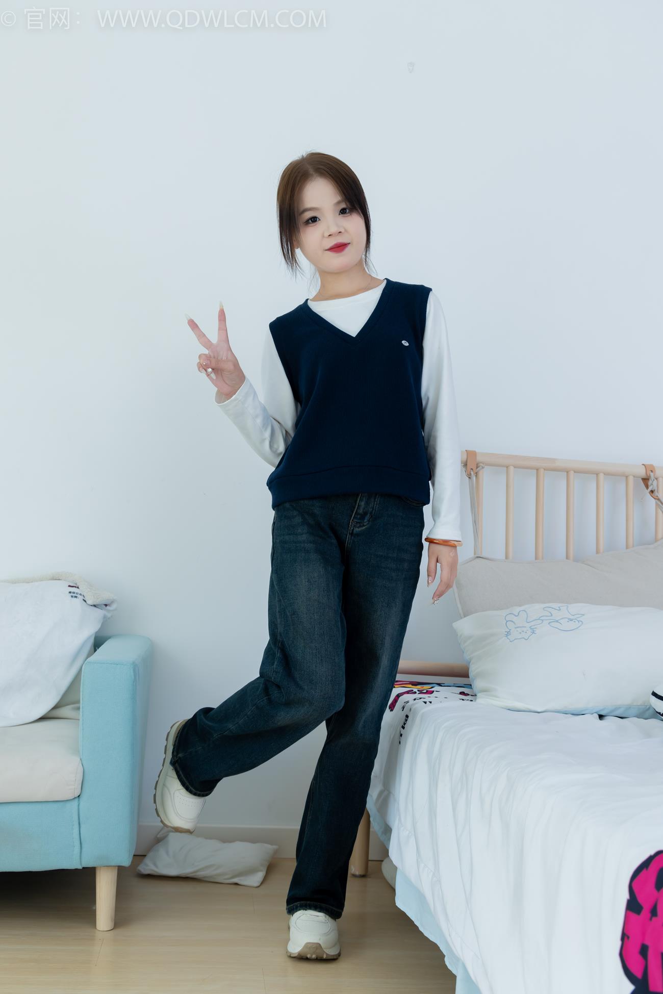 图片[1]-精选勿恋传媒 NO.2174 小芙-飘落的枫叶[99P]-草丛看图