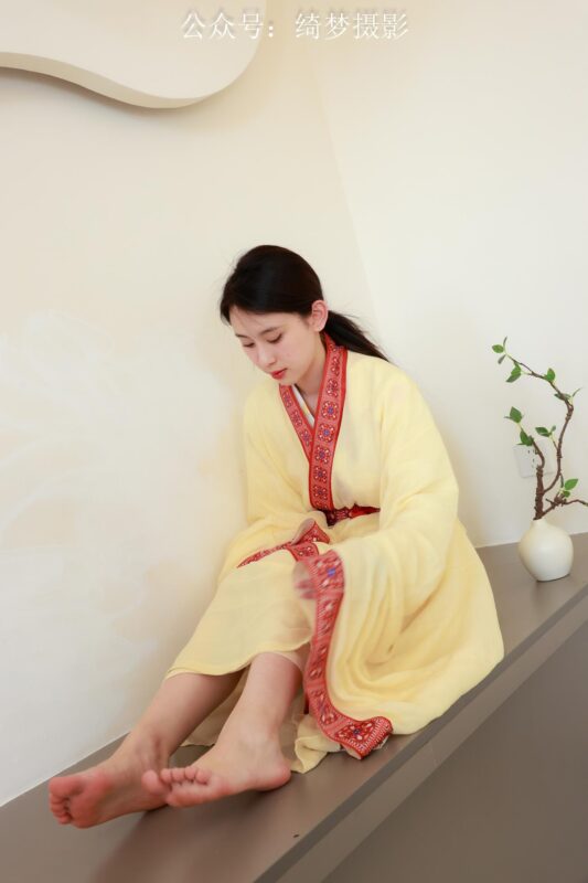 精选绮梦摄影 第021期 yaya（花絮视频版）[88P]-草丛看图