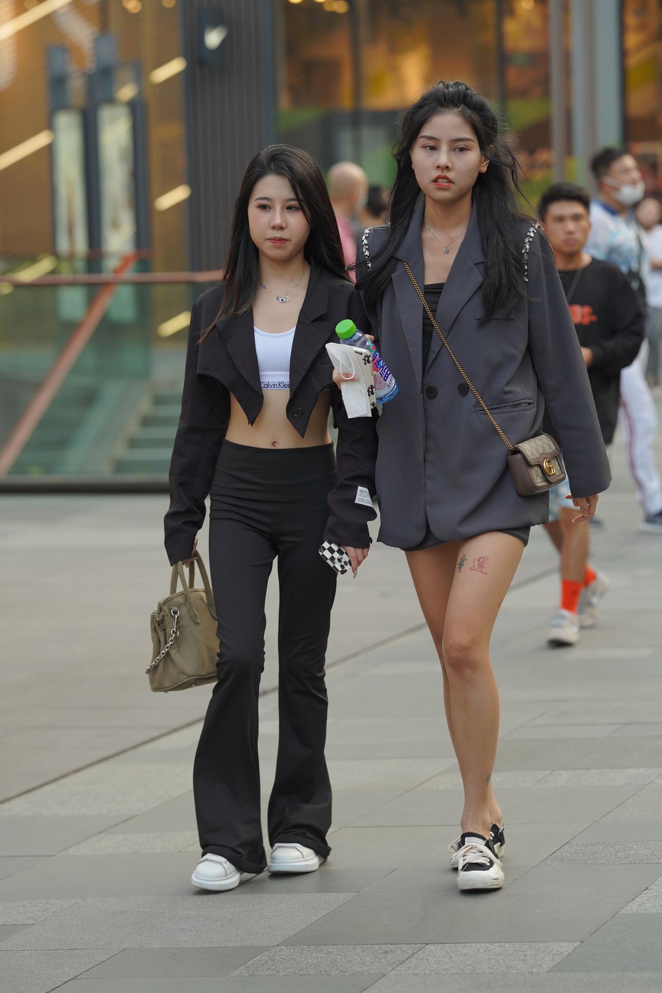 图片[5]-精选唯美街拍 NO.1174  漂亮的裸腿包臀裙小解解（2） [86P]-草丛看图