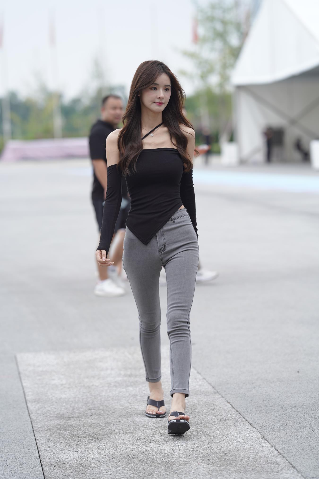 图片[7]-精选唯美街拍 NO.1163 灰色牛仔黑衣美女 [111P]-草丛看图