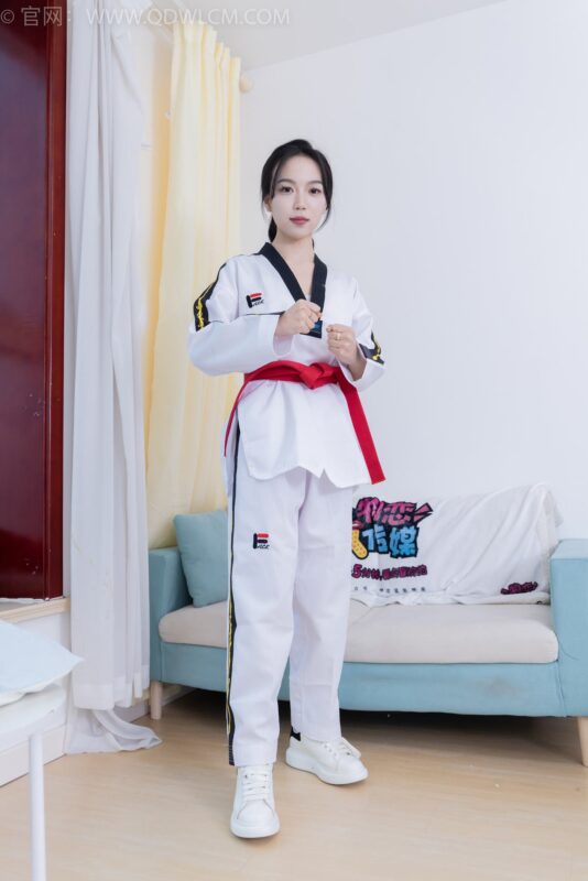 精选勿恋传媒 NO.2128 纱纱-暮色褪尽[165P]-草丛看图