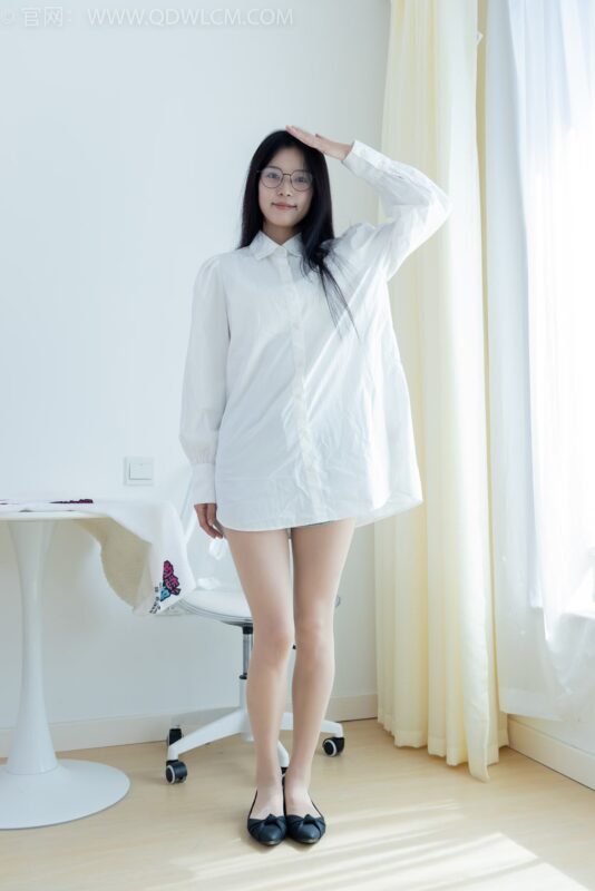 精选勿恋传媒 NO.2122 茯苓-皑皑霜雪的纯净[150P]-草丛看图