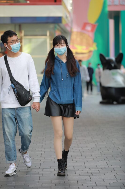 精选唯美街拍 NO.1152  皮裙肉丝女友[64P]-草丛看图