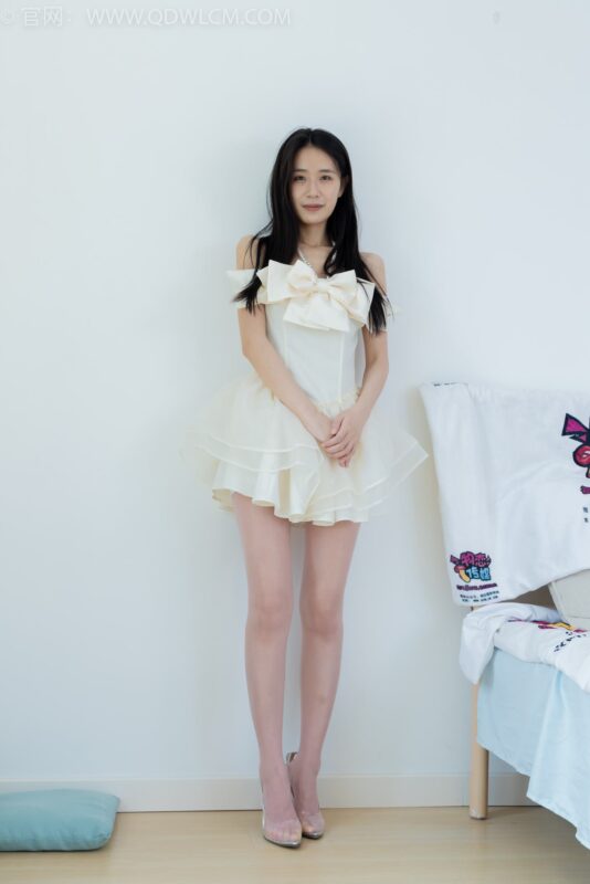 精选勿恋传媒 NO.2123 菜菜-童话小鹿[150P]-草丛看图