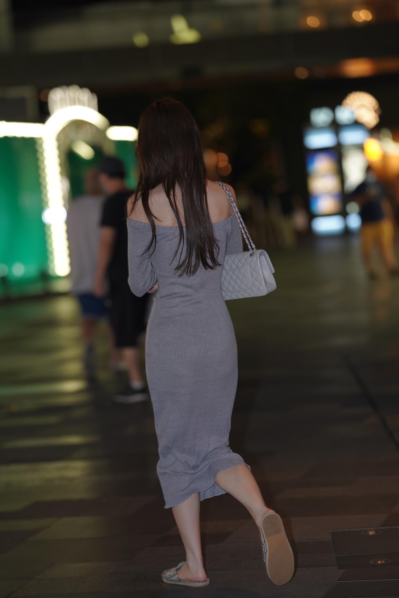 图片[6]-精选唯美街拍 NO.1144 漂亮的一字长裙小解解 [36P]-草丛看图