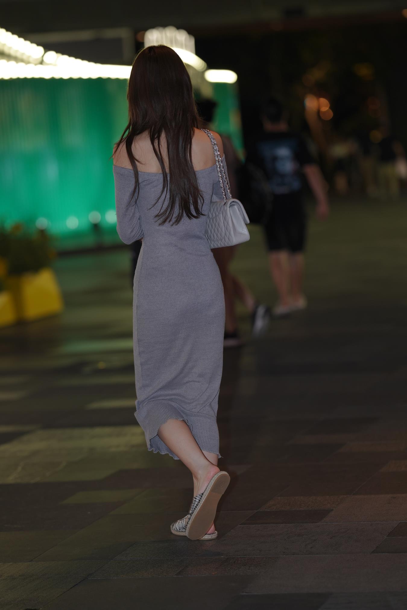 图片[8]-精选唯美街拍 NO.1144 漂亮的一字长裙小解解 [36P]-草丛看图