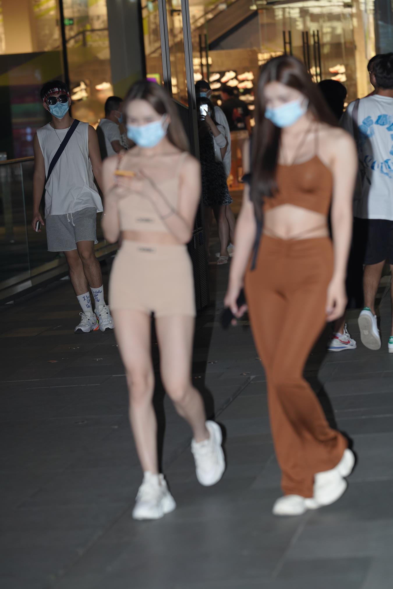 图片[3]-精选唯美街拍 NO.1143 极品仅身裤美女 [145P]-草丛看图