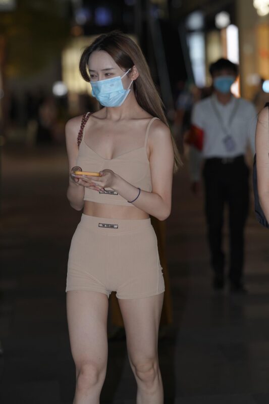 精选唯美街拍 NO.1143 极品仅身裤美女 [145P]-草丛看图