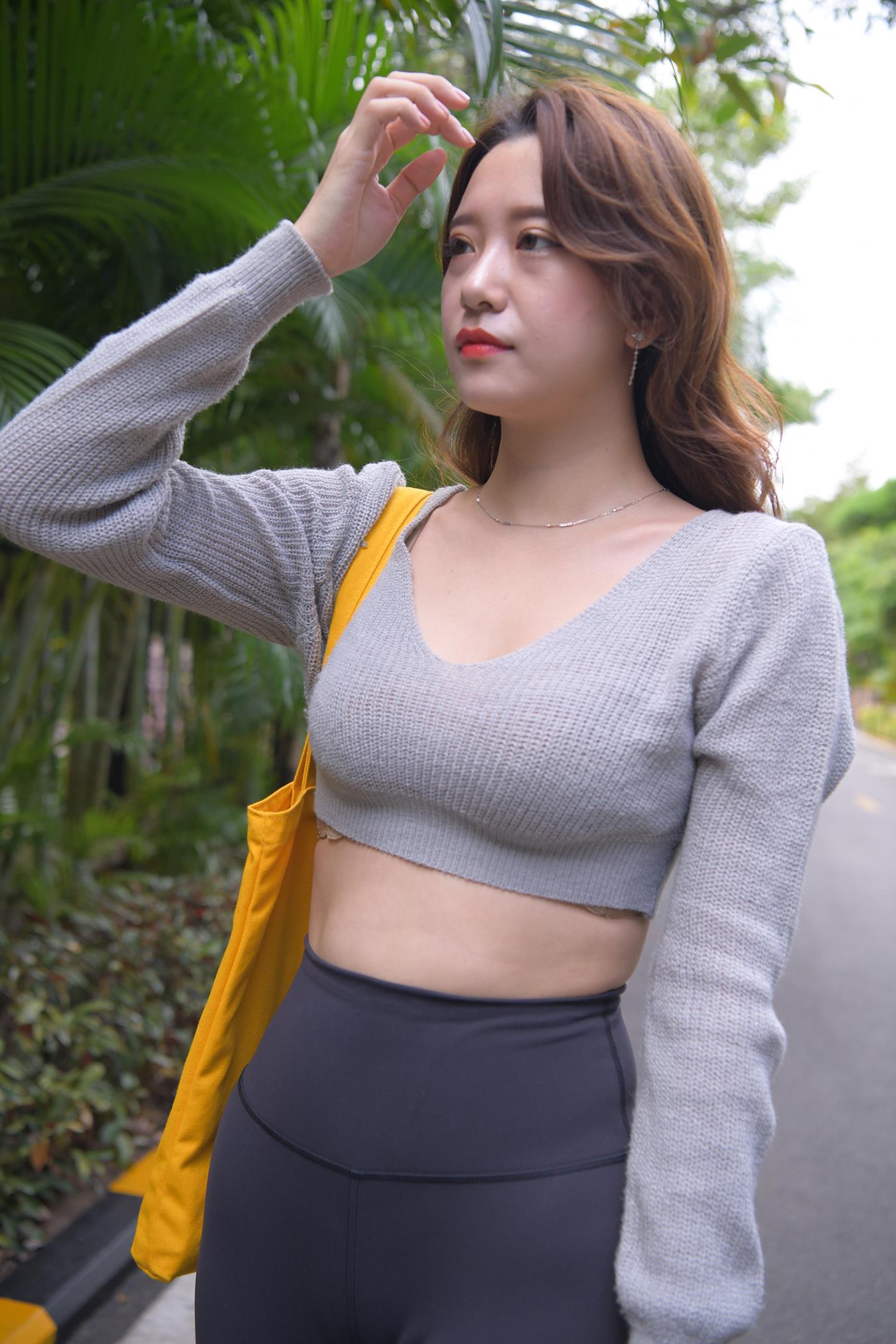 图片[1]-精选唯美街拍 NO.1150 黑色仅身瑜伽裤美女 (4) [84P]-草丛看图