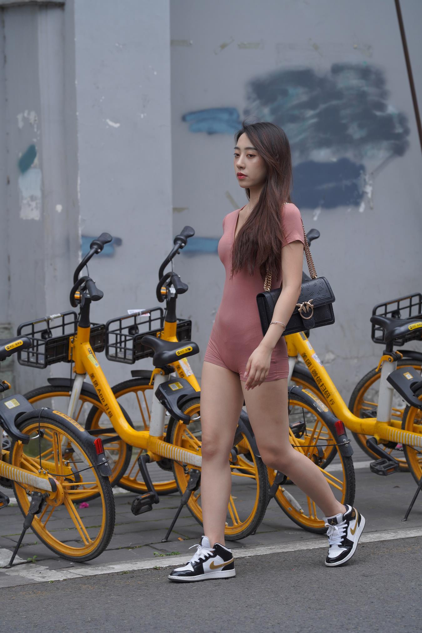 图片[1]-精选唯美街拍 NO.1158  Is It Just Me？(3) [84P]-草丛看图