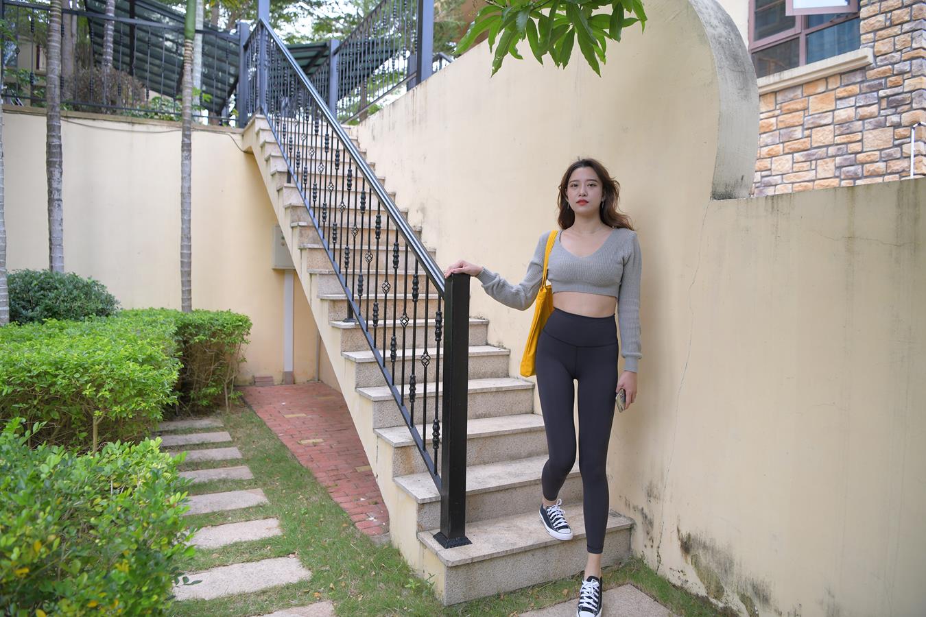 图片[7]-精选唯美街拍 NO.1150 黑色仅身瑜伽裤美女 (6) [84P]-草丛看图