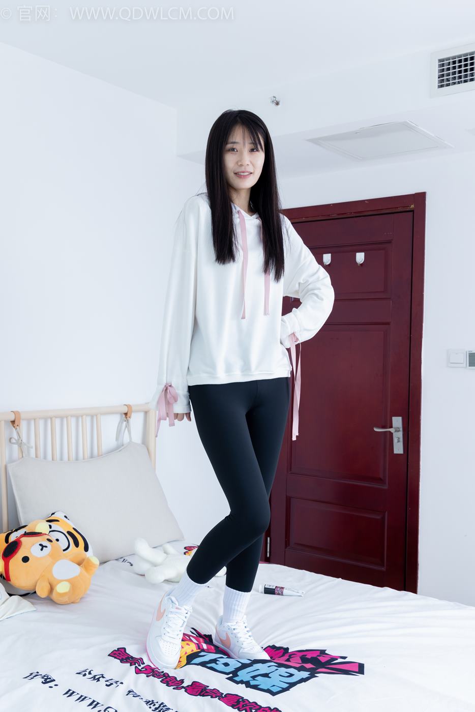 图片[4]-精选勿恋传媒 NO.2097 菜菜-如果你说[160P]-草丛看图