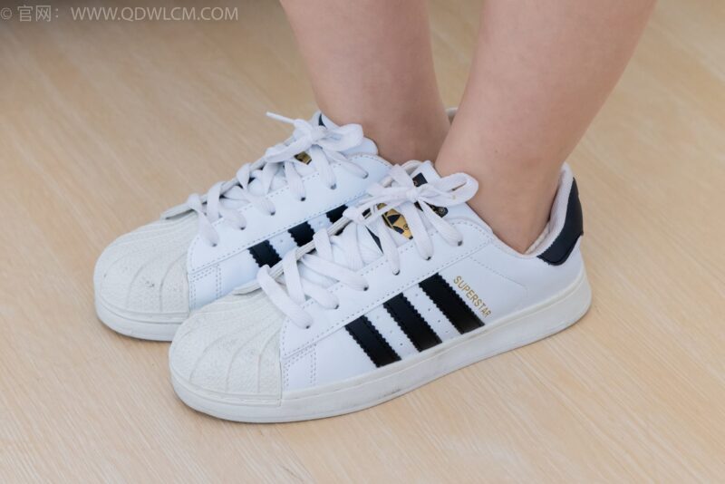 精选勿恋传媒 NO.2131 露露-晨曦露水[124P]-草丛看图