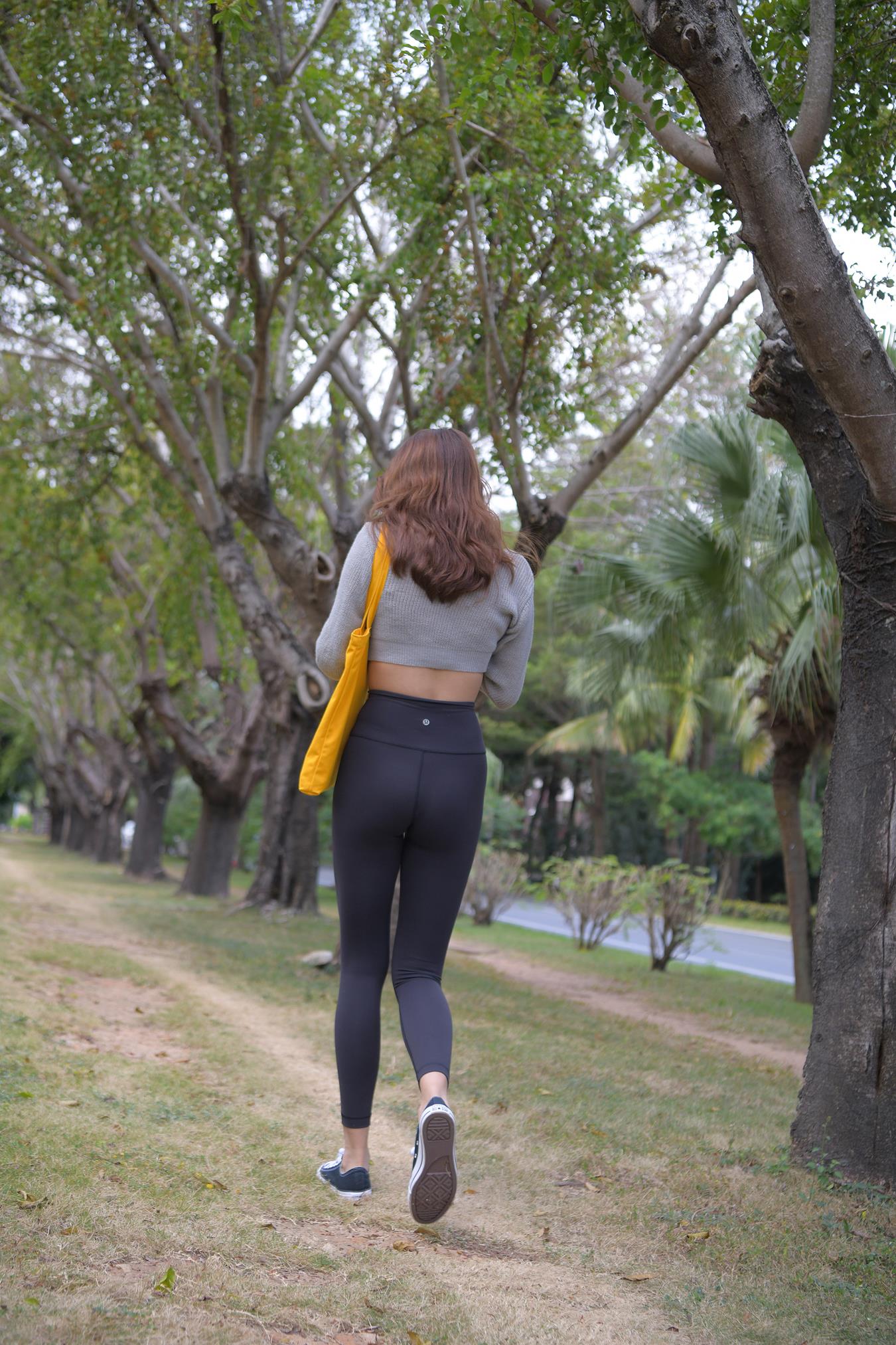 图片[2]-精选唯美街拍 NO.1150 黑色仅身瑜伽裤美女 (2) [84P]-草丛看图