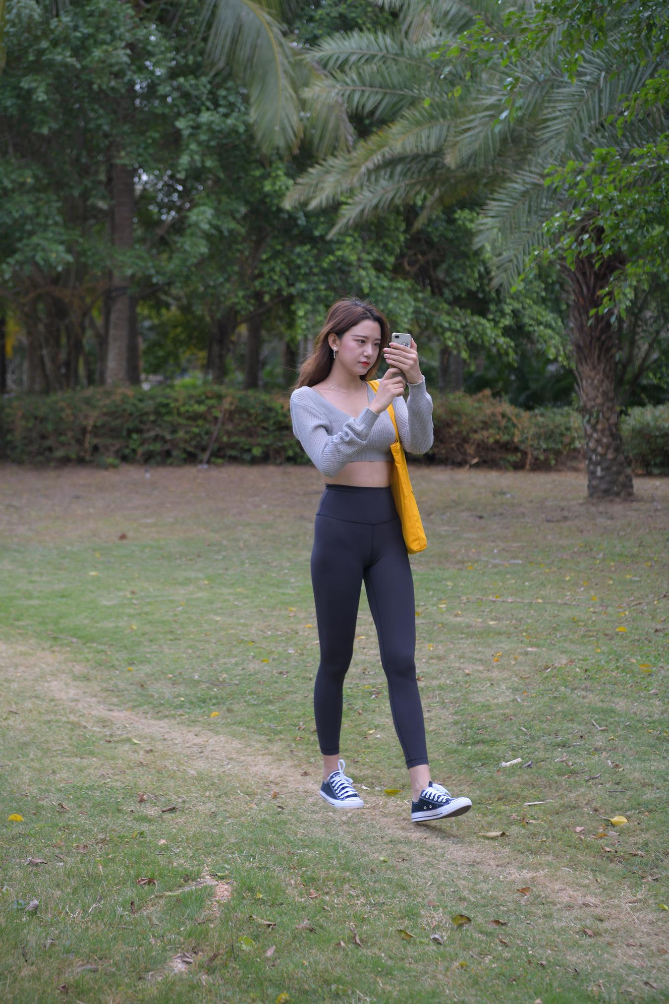 图片[5]-精选唯美街拍 NO.1150 黑色仅身瑜伽裤美女 (2) [84P]-草丛看图