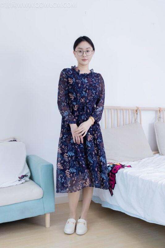 精选勿恋传媒 NO.2113 美兔-一场梦[152P]-草丛看图