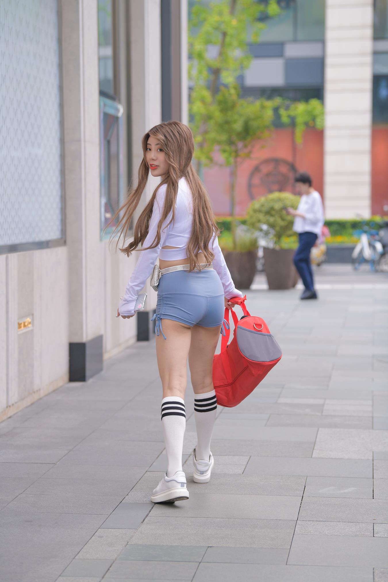 图片[3]-精选唯美街拍 NO.1166 极品蓝色短裤美女 (2) [84P]-草丛看图