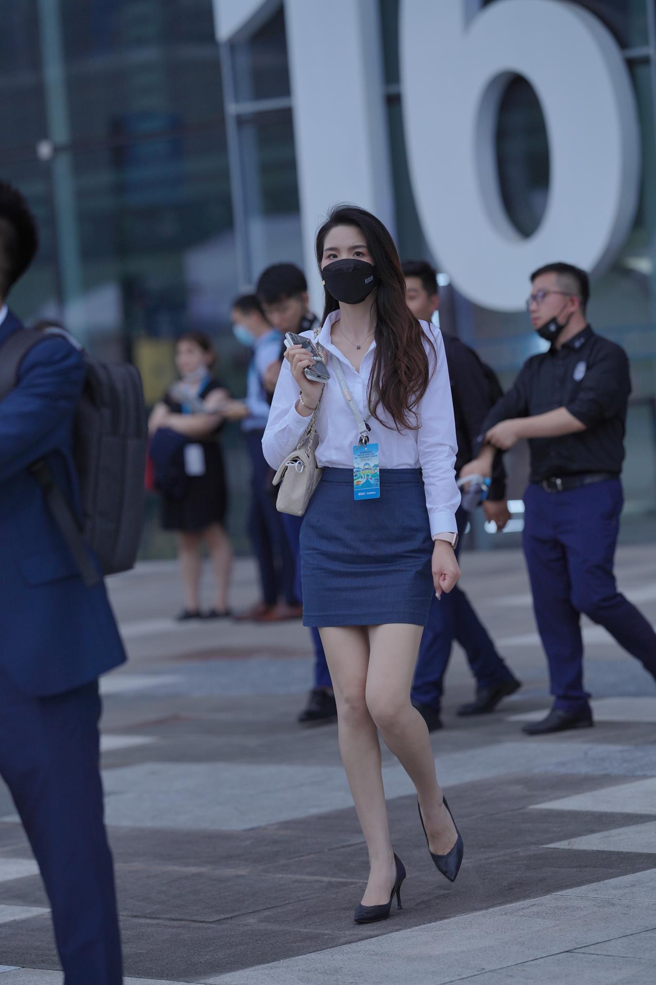 图片[3]-精选唯美街拍 NO.1141 还在上班的蓝裙美女 [65P]-草丛看图