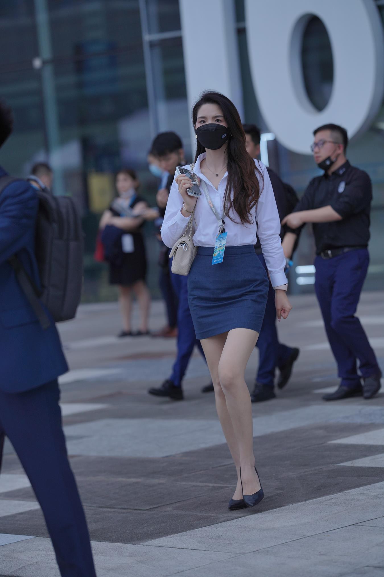 图片[4]-精选唯美街拍 NO.1141 还在上班的蓝裙美女 [65P]-草丛看图