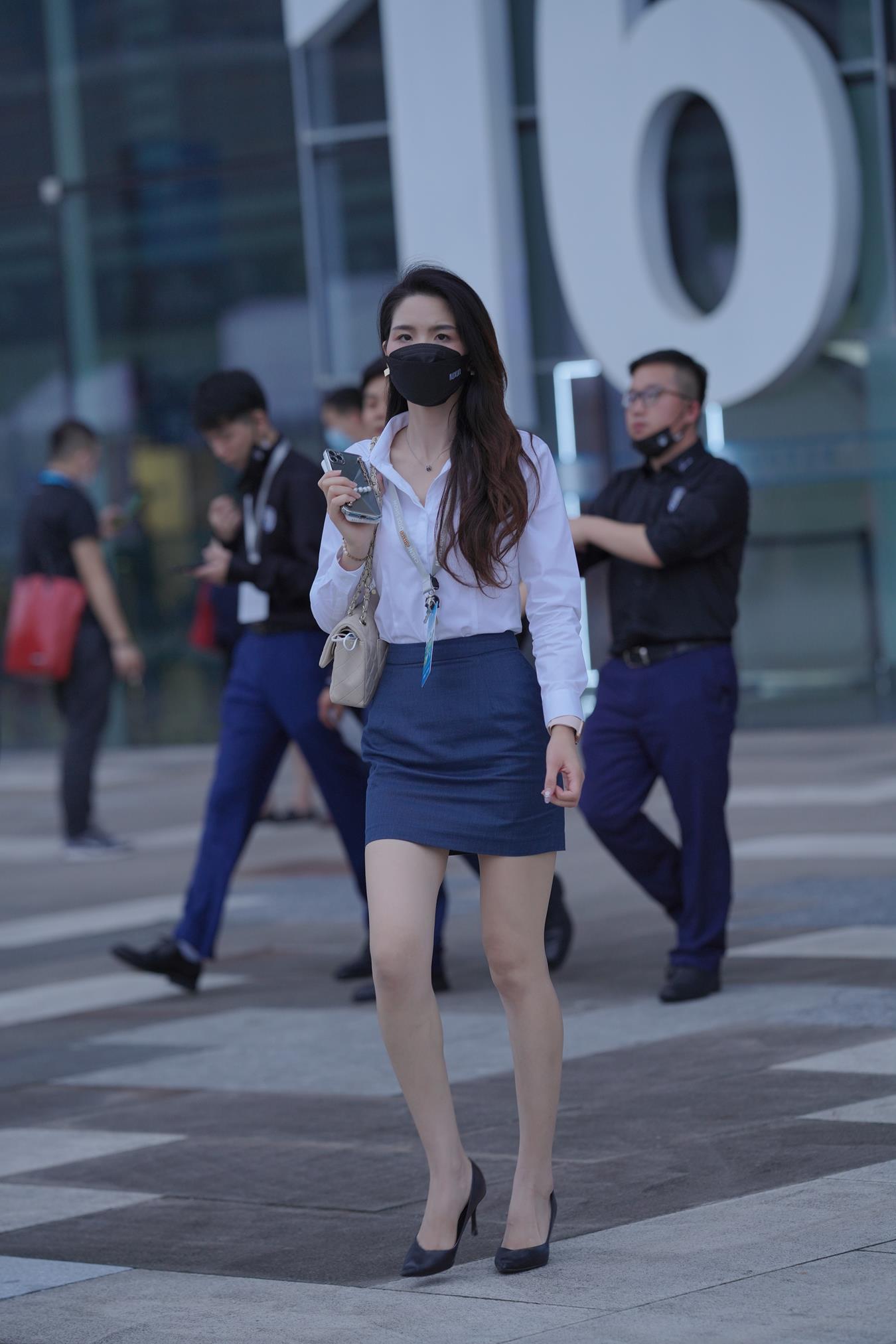 图片[6]-精选唯美街拍 NO.1141 还在上班的蓝裙美女 [65P]-草丛看图