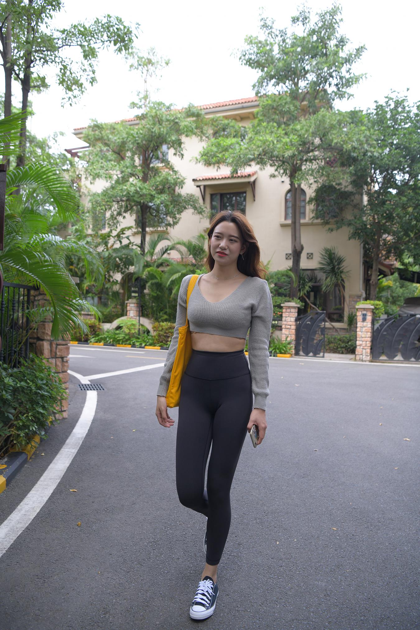 图片[7]-精选唯美街拍 NO.1150 黑色仅身瑜伽裤美女 (5) [84P]-草丛看图