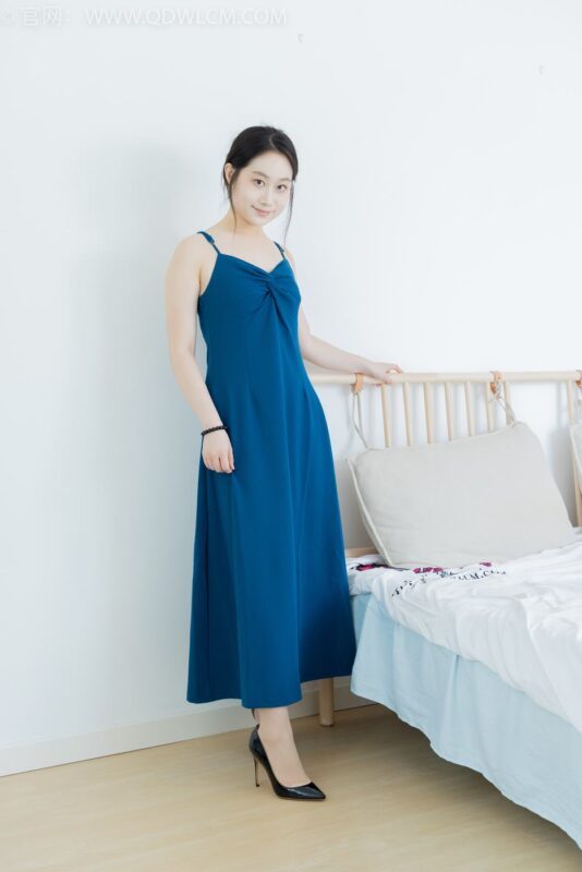 精选勿恋传媒 NO.2095 小新-世界的色彩[150P]-草丛看图