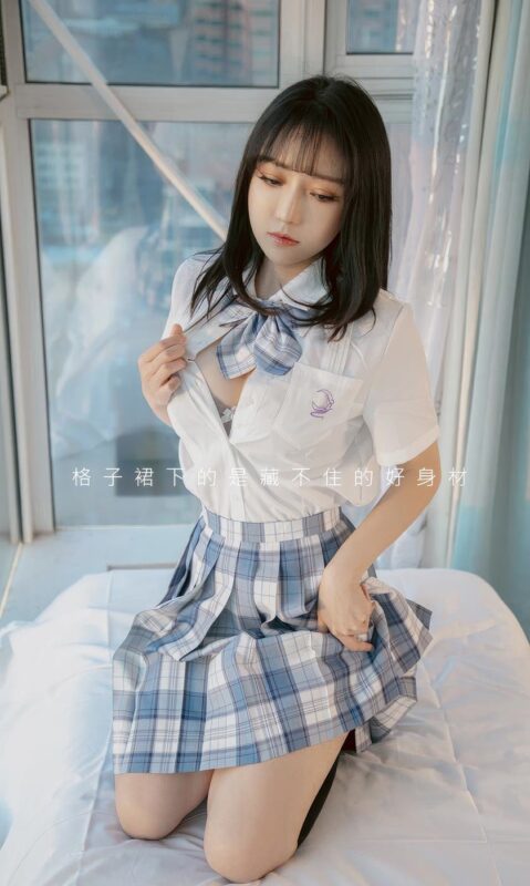 精选[爱犹物]2024 NO.2929 白亦ada 香色格子裙[35P]-草丛看图