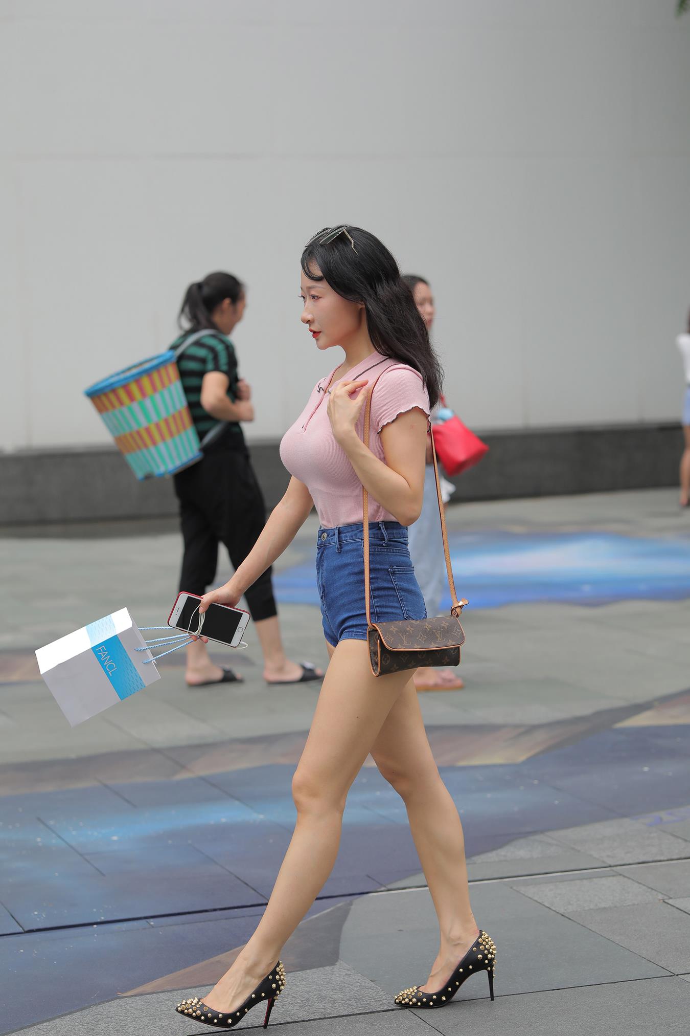 图片[1]-精选唯美街拍 NO.1134 热裤美女  (1) [84P]-草丛看图